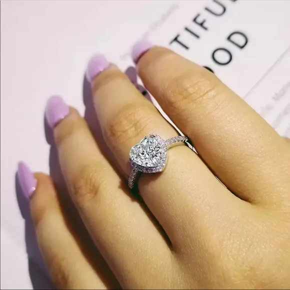 New Women’s 925 Silver Romantic Heart Diamond Ring - Picture 3 of 5